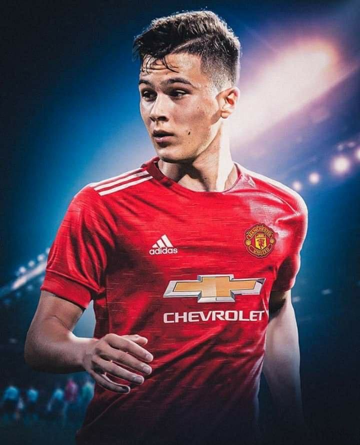  纽卡斯尔冬窗截胡巴萨，签下巴西天才边锋  