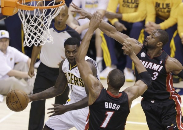  萨博尼斯两双步行者主场力克热火迎反弹