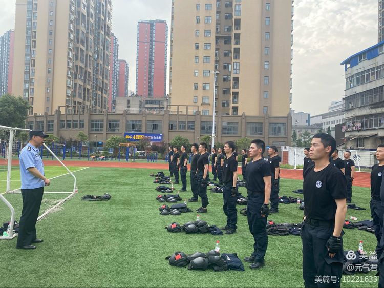  门兴防线告急急需调整应对危机